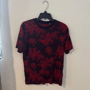 Guess Red and Black Floral T-Shirt